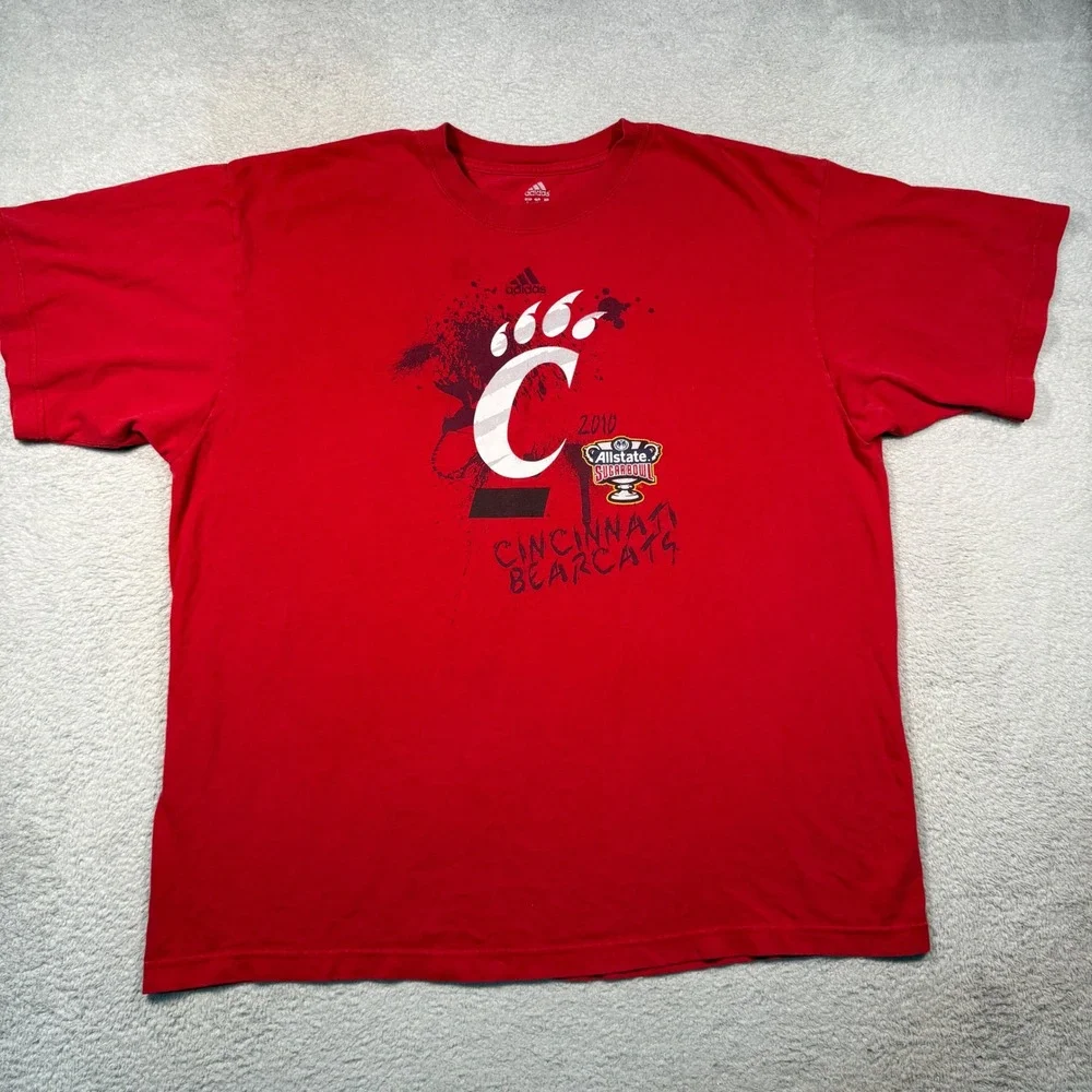 Adidas UC Cincinnati Bearcats T-Shirt Mens XL Red 2010 Sugar Bowl Graphic Tee